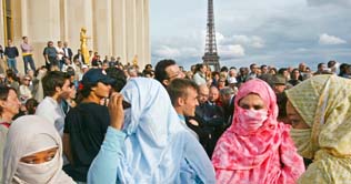 Paris: French Muslims gather to discuss ban on burqa